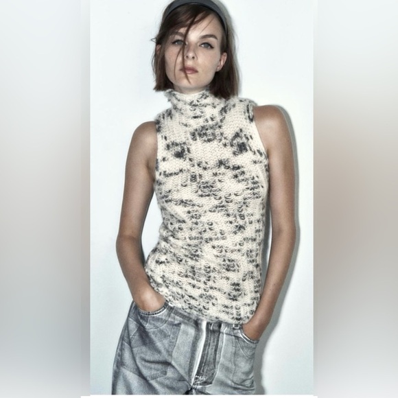 🖤🖤ZARA Knit Sleeveless Turtleneck Sweater
Top - Size S - NWT - Picture 1 of 10